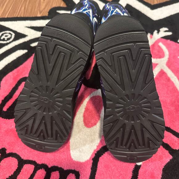 UGG Classic Short Boot x Palace Lightning - Black - Size 10 - Used - Picture 11 of 11